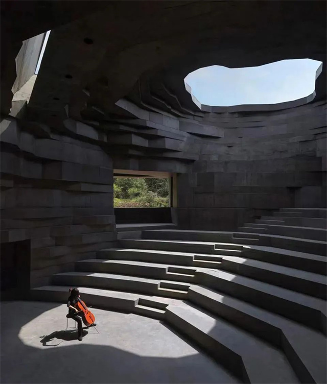 展館設(shè)計中，如何營造空間的美感呢？